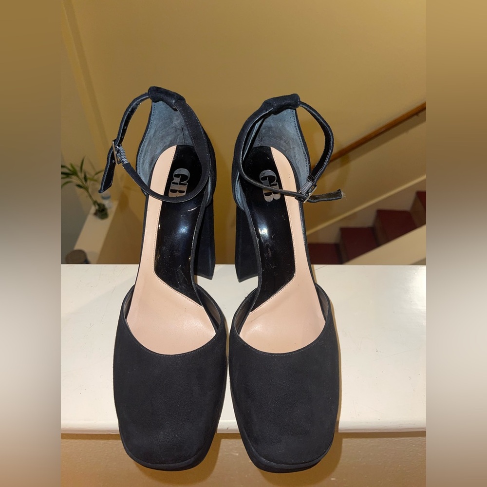 Gianni Bini Women's Black Suede Heels
